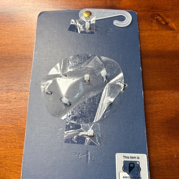 True to Form Gold toned Travelers Charm and Key Ring - Picture 4 of 4